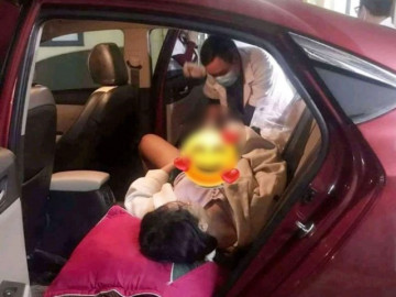 Chuyển dạ nhưng không đi viện, mẹ bầu đẻ rơi con ngay trên đường đi khiến bác sĩ phải đỡ đẻ trong ô tô