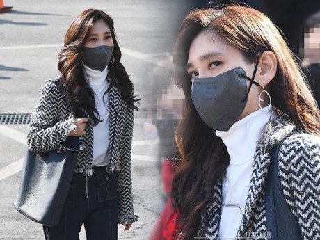 Công chúa gia tộc U60 vẫn ngời ngời đẳng cấp "chị đại tài phiệt", mặc sang hơn minh tinh, bao người xin chụp ảnh