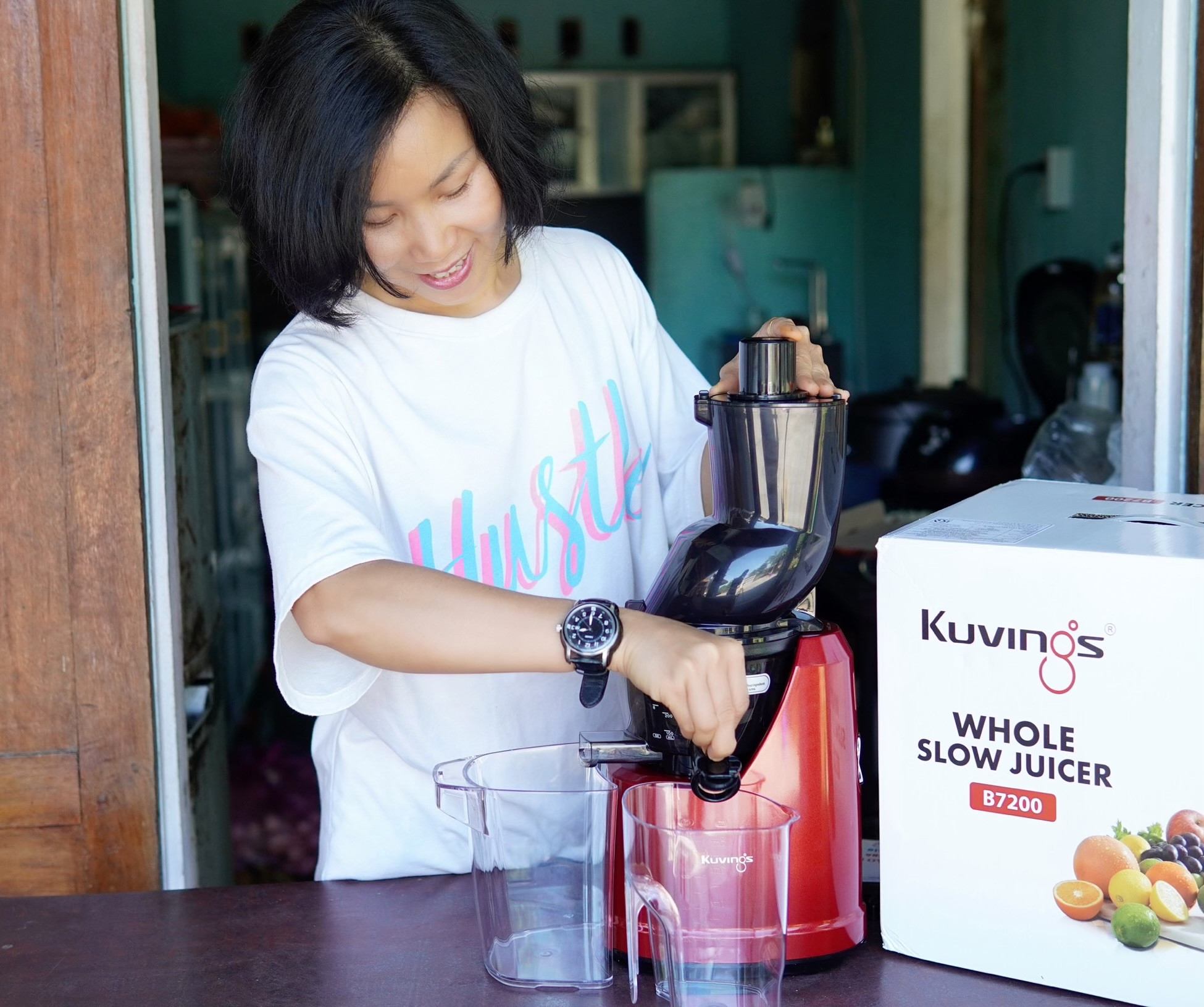 Máy ép chậm rau củ quả Kuvings