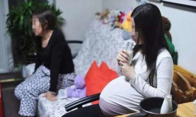 Mẹ chồng ngăn cản con dâu mổ đẻ và lời nói của gia đình thông gia khiến bà xấu hổ - 1