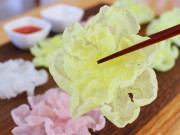 Bếp Eva - Bánh tráng không chỉ để cuốn nem, đem chiên hình hoa vừa đẹp mắt lại có món ăn ngon giòn rụm