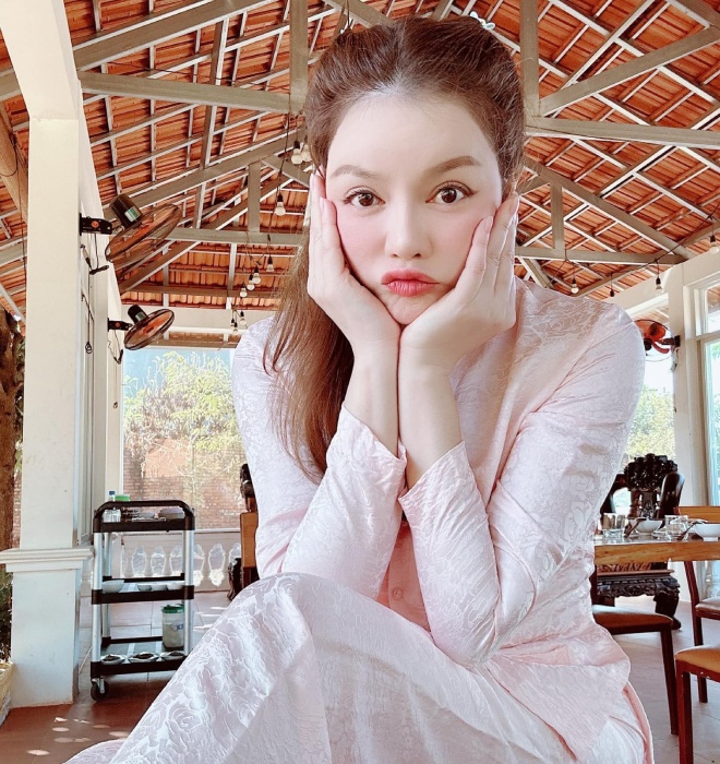 Đăng ảnh lên trang cá nhân, Lý Nhã Kỳ nhận về lời chê bai của anti-fan.