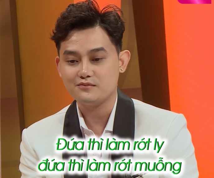 img srchttps://cdn.eva.vn/upload/1-2023/images/2023-02-13/chau-trai-nsut-kim-tieu-long-tan-do-vo-hon-6-tuoi-xinh-nhu-thien-than-lam-nang-khoc-trong-dem-dinh-m-cats4-1676276665-183-width699height603.jpg width660 /