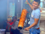 Xem ăn chơi - Món ăn chỉ có ở Huế từng “thất truyền” không ai ăn, giờ lại thành đặc sản du khách lùng tìm