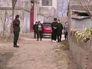 Tin tức - Người phụ nữ vừa ly hôn, về nhà bố mẹ đẻ, hàng chục người đàn ông xếp hàng trước cửa đợi xem mắt