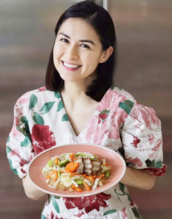 Bà mẹ 2 con thực hiện chế độ ăn uống nghiêm ngặt.