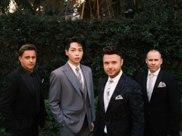 Đức Phúc xứng danh Hoàng tử Valentine, ca khúc kết hợp với 911 gây tiếng vang trên thế giới