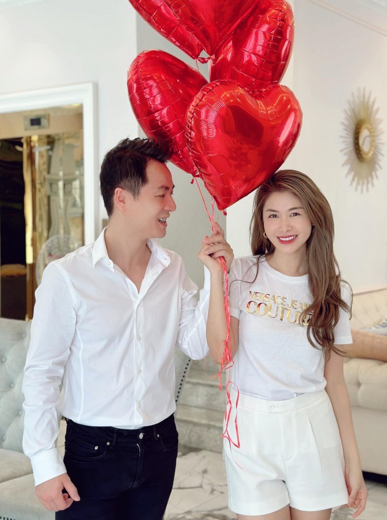 Màn khoe tình yêu amp;#34;nặng mùi tiềnamp;#34; nhất Valentine: Đăng Khôi chi 130 amp;#34;củ khoaiamp;#34; mua dép tặng vợ - 4