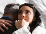 Chuẩn bị mang thai - Ham giàu nên lấy chồng hơn 25 tuổi, tân hôn nhìn chú rể nằm dài mà tôi chết lặng