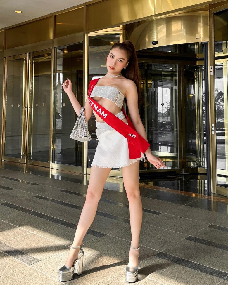 Thanh Thanh Huyền khoe đường cong uốn lượn, chân dài 110cm tại bán kết Miss Charm 2023 - 13