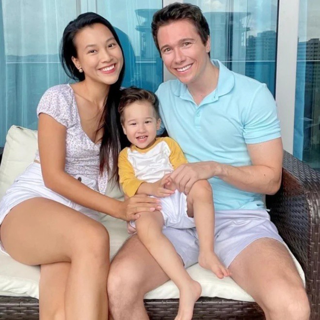 Người hâm mộ đang mong Hoàng Oanh và chồng cũ có thể hàn gắn tình cảm.