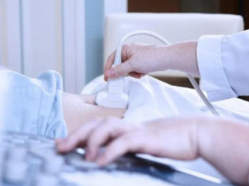 Nam thanh niên đi khám phụ khoa vì ra máu hàng tháng như   đến kỳ  , BS nhìn hình ảnh siêu âm mới té ngửa