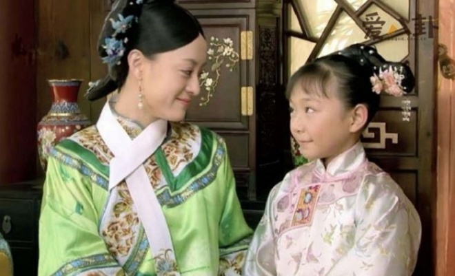 Tôn Lệ nhiều lần giúp đỡ cho em gái gia nhập showbiz.