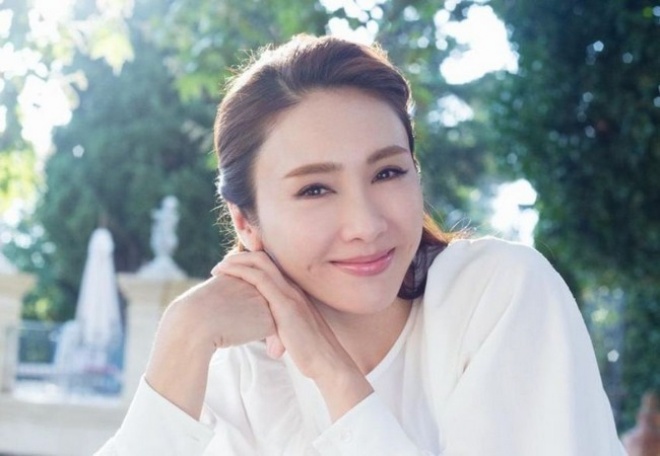 Các fan khẳng định đệ nhất mỹ nhân TVB trẻ nhưng cô vẫn lộ dấu hiệu tuổi tác.