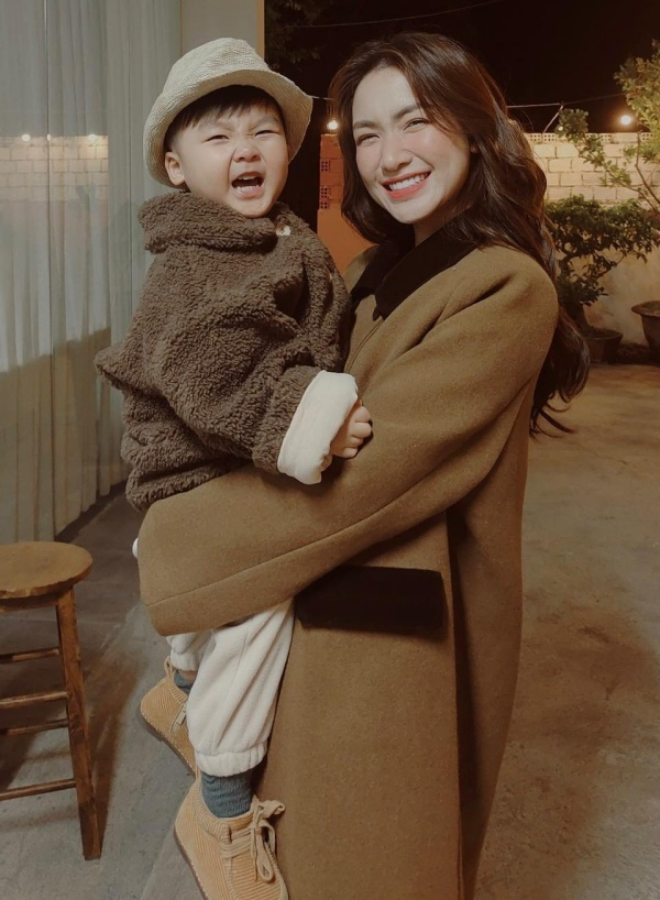 Cuộc sống hiện tại của Hòa Minzy và bé Bo được đông đảo khán giả quan tâm.