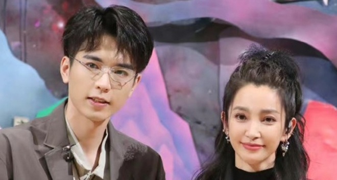 Trần Thập Tam và Lý Băng Băng cách nhau 21 tuổi, chẳng khác gì mẹ - con.