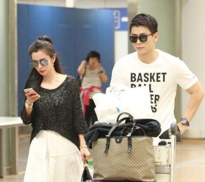 Họ từng được tung hô đẹp đôi dù nhà trai kém nhà gái khá nhiều tuổi.