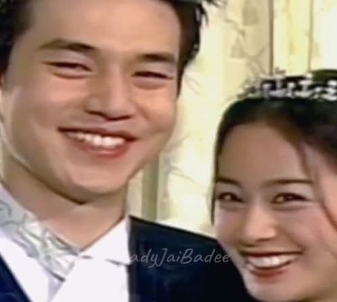 Kim Tae Hee và Lee Dong Wook 21 năm trước.