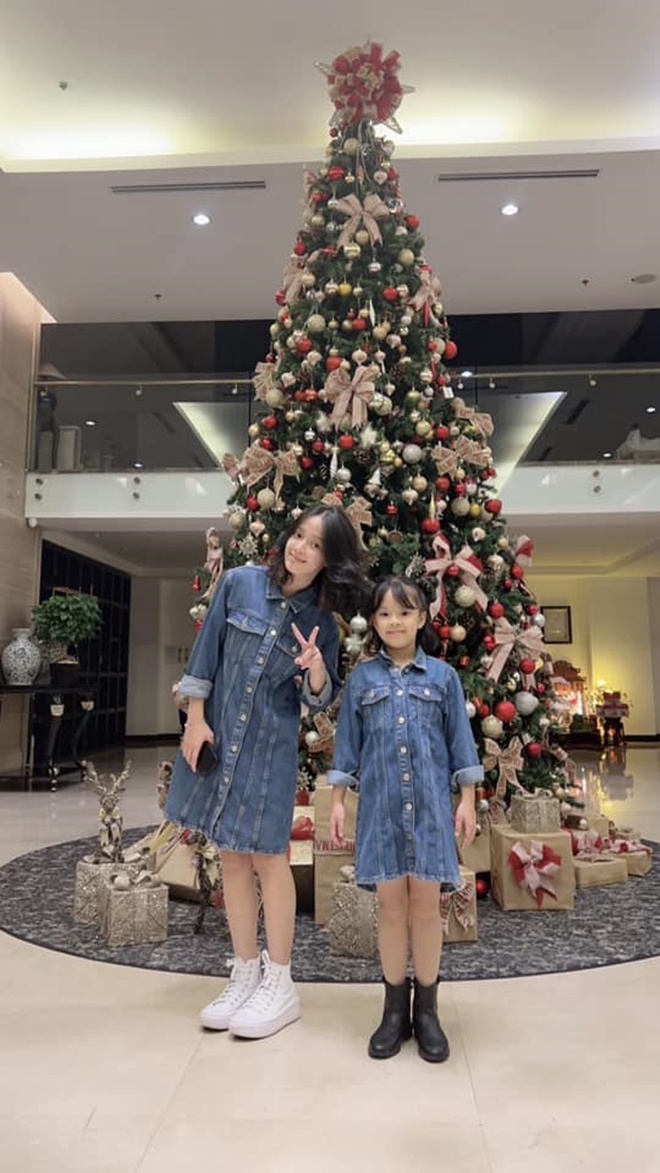 Dù vóc dáng mảnh mai nhưng cô bé khỏe mạnh, năng động.