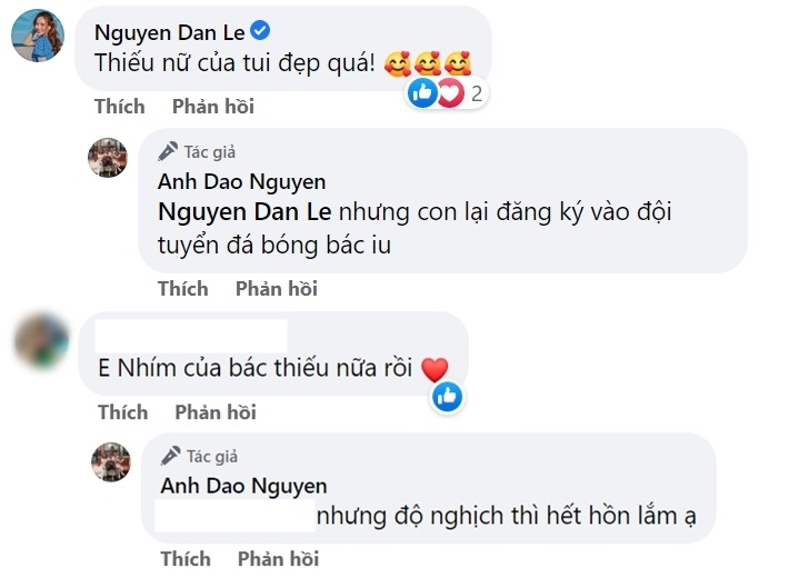 Theo tiết lộ của mẹ, thiếu nữ nhà Hồng Đăng nghịch, còn đăng ký vào đội tuyển bóng đá.