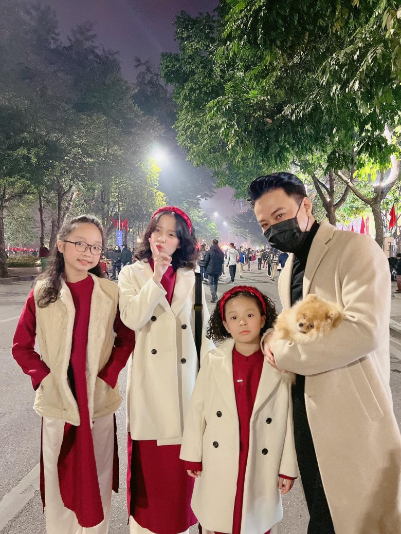 Nhím amp;#34;Bố ơi mình đi đâu thếamp;#34; - con gái Hồng Đăng: Má lúm xinh đẹp, cao hơn mẹ nhưng bị nói amp;#34;như da bọc xươngamp;#34; - 15