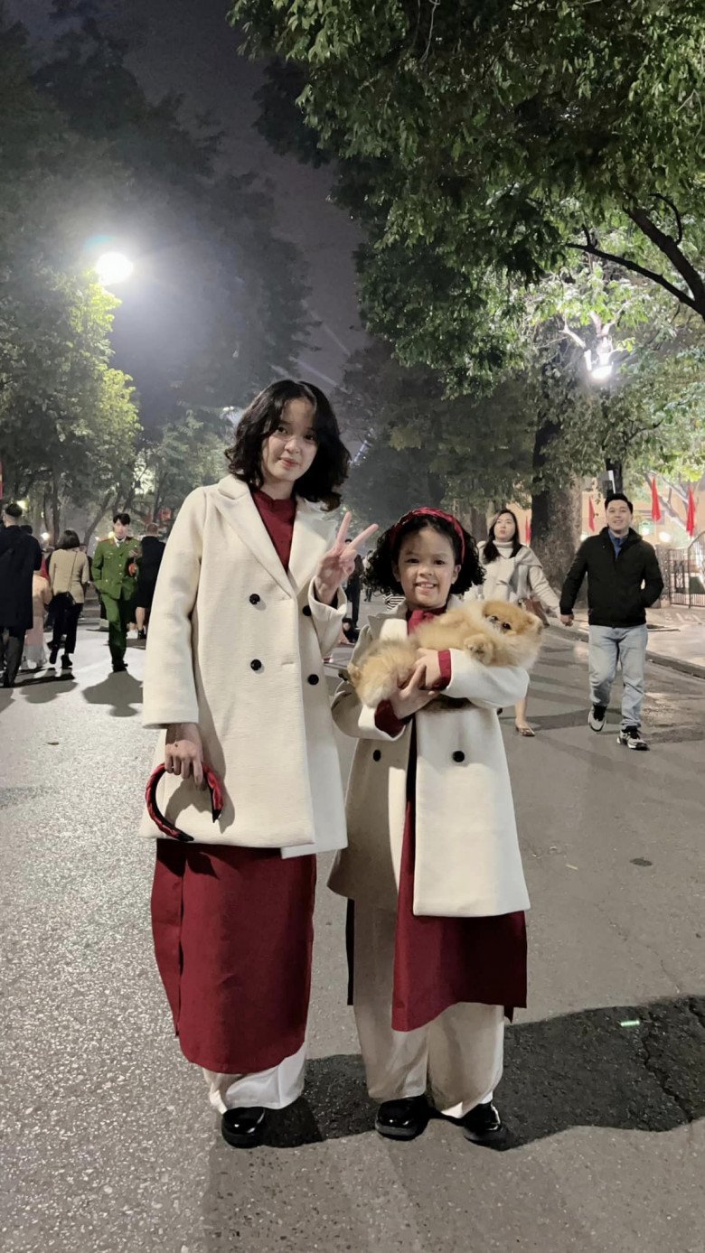 Nhím amp;#34;Bố ơi mình đi đâu thếamp;#34; - con gái Hồng Đăng: Má lúm xinh đẹp, cao hơn mẹ nhưng bị nói amp;#34;như da bọc xươngamp;#34; - 13