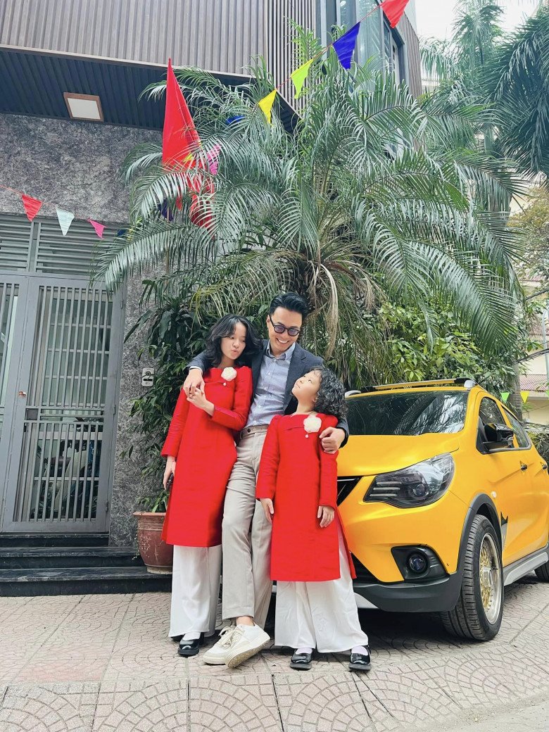 Nhím đã cao vượt mẹ, gần bằng người bố soái ca.