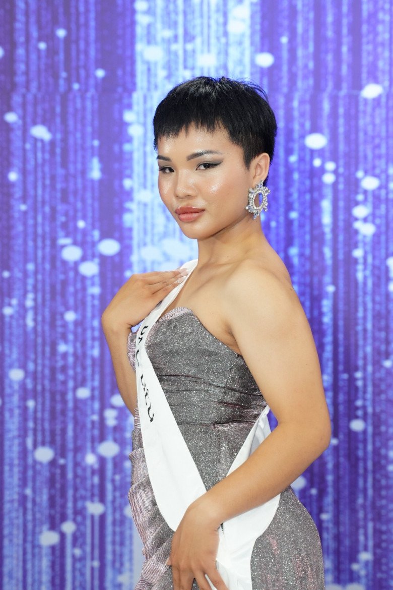 Nữ BTV chuyển giới cực xinh làm khán giả xuýt xoa tại cuộc thi của Hoa hậu Hương Giang - 7