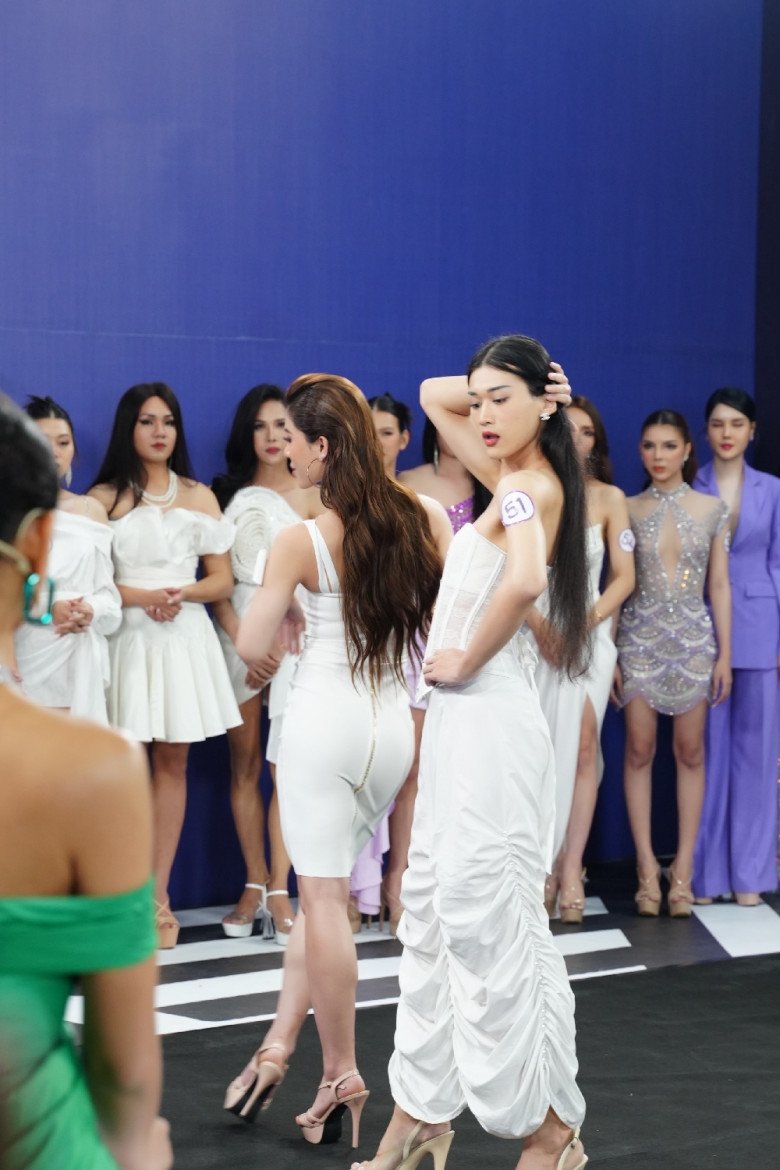 Một số người đẹp khác như Đỗ Tây Hà, Huy Hoàng, Kỳ Hân, Kha Nữ, Shinsa Phạm... góp mặt tại cuộc thi.