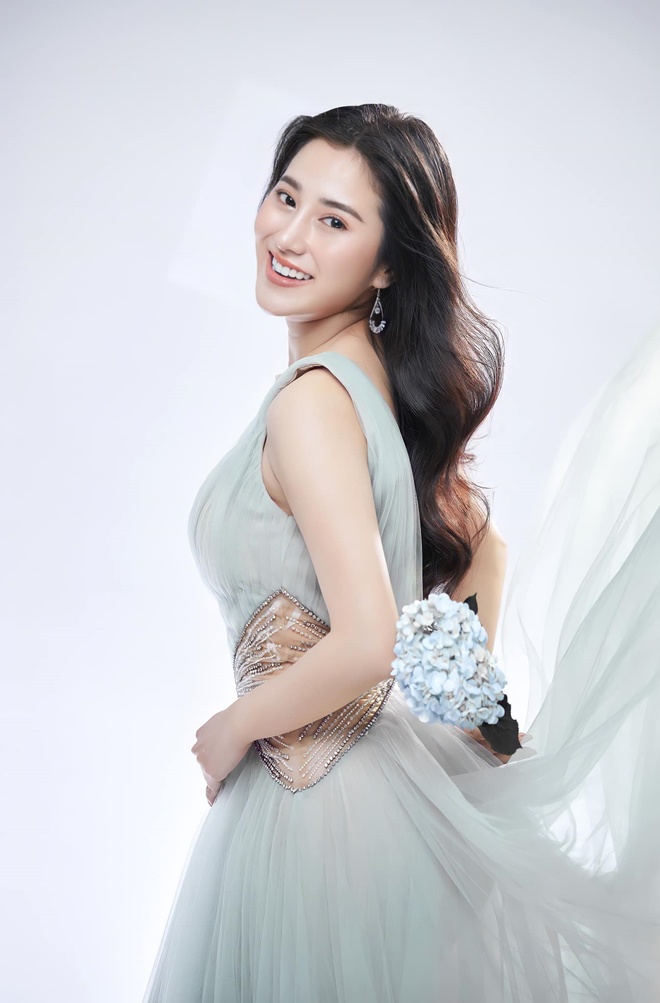 Tố My là một nữ ca sĩ trẻ xinh đẹp, theo dòng nhạc Bolero được nhiều người yêu thích.