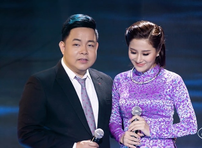  Cô luôn có cử chỉ thân mật với Quang Lê khiến dân tình nhiệt tình đẩy thuyền.
