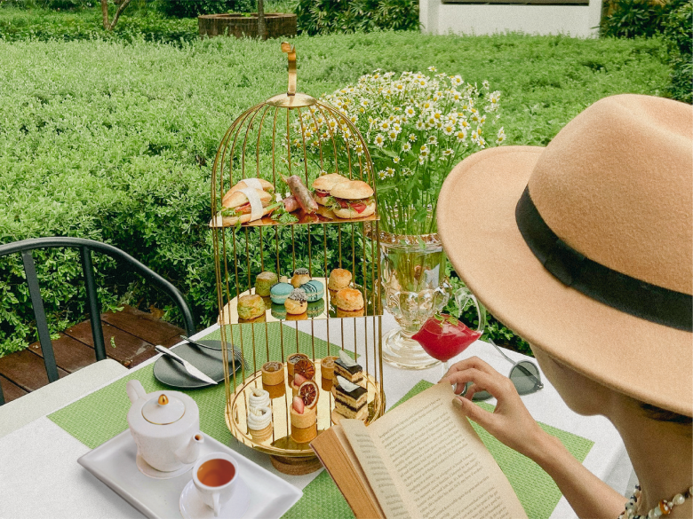 Trà chiều tinh tế trong khung cảnh khu vườn nhiệt đới xanh tươi (Ảnh: The Secret Côn Đảo)