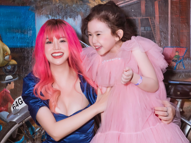 Bảo Trân - em gái song sinh của Bảo Anh là mẹ ruột của bé Hoài Đan.