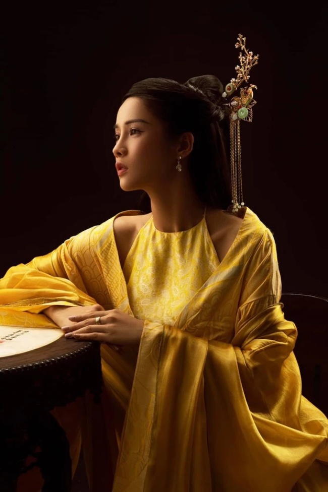 Mỹ nhân Tuyên Quang làm amp;#34;em gáiamp;#34; Mạnh Trường: Từng là thảm họa nàng Kiều, amp;#34;dao kéoamp;#34; 4 bộ phận trên mặt - 11