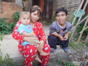 Tin tức - Người đàn ông tí hon cao vỏn vẹn 90cm cưới vợ xinh đẹp và cao ráo, sinh con khiến cả họ mừng rỡ