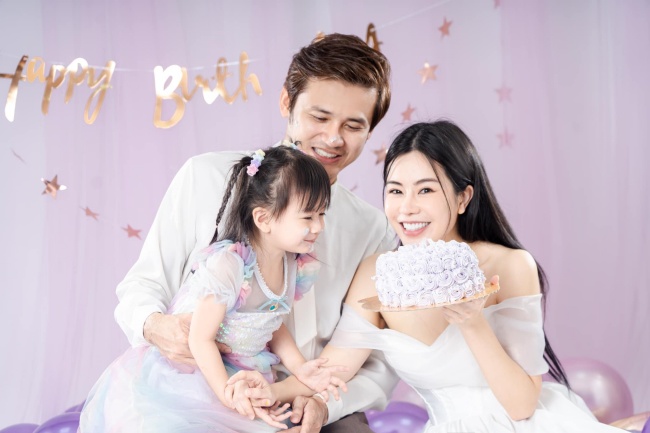 Sao phim Việt có lượt xem cao nhất cả nước được vợ phát 200 nghìn/ngày, phải dạy người khác hôn bà xã - 11