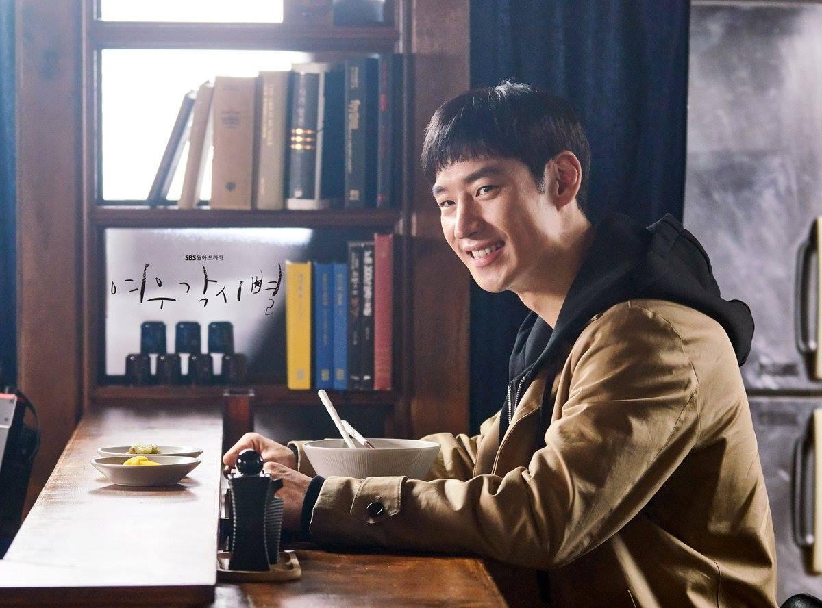 Nam diễn viên mặc áo dài Việt Nam gây chú ý trong Taxi Driver 2 là ai? - 13