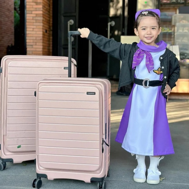 Disney cũng hay được mẹ chăm chút về thời trang.