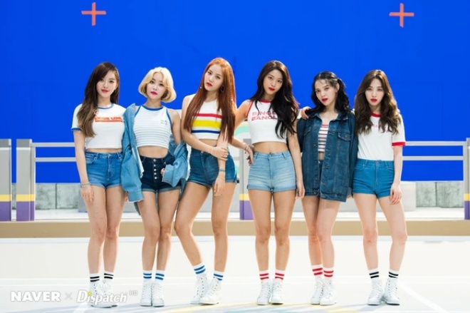 Cô từng là thành viên của nhóm AOA.