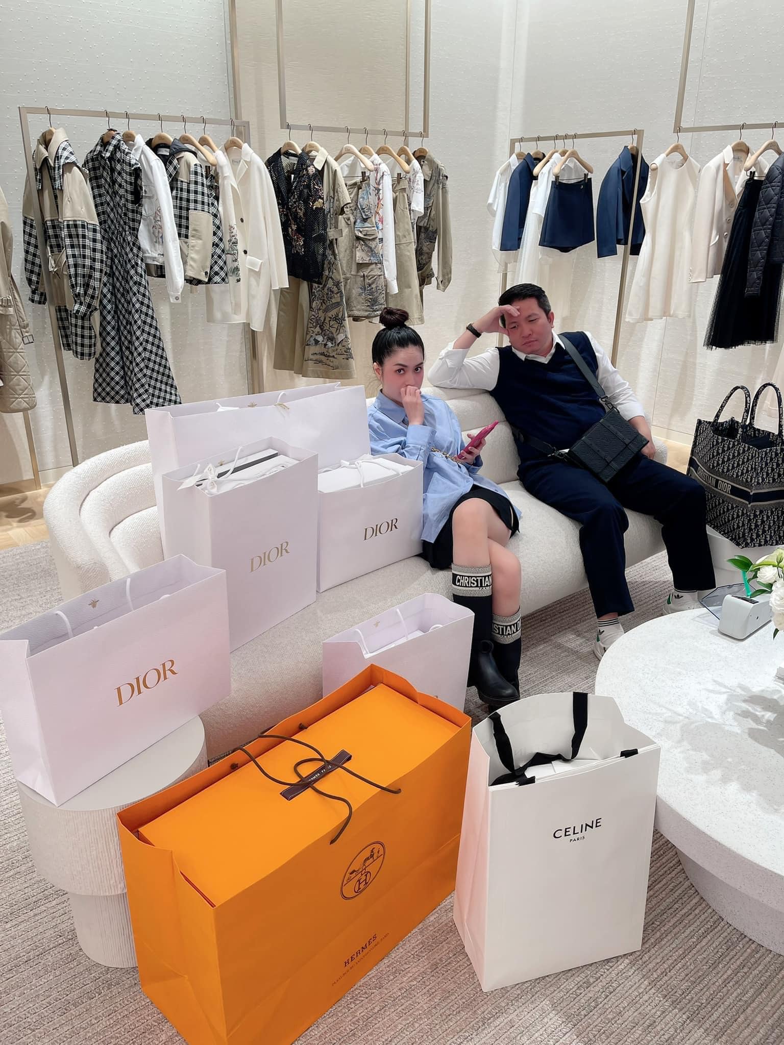 Thời gian qua, nam đại gia được biết đến là người chồng hết lòng chiều vợ.