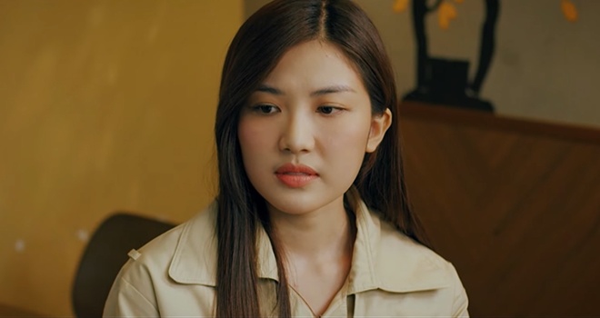 Đừng Nói Khi Yêu: Ly có mặt trong bữa ăn của gia đình Tú khiến Trang khó chịu.