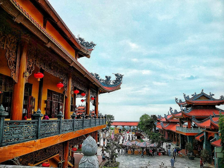 Khám phá chùa Ba Vàng - một trong những ngôi chùa thu hút khách thập phương bậc nhất Việt Nam - 3