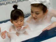 Làm mẹ - Con hỏi "Sao ngực mẹ to thế?”, tôi trả lời chuẩn như văn mẫu