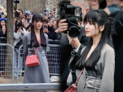 Thời trang - Song Hye Kyo xuất hiện với hào quang khó lấn át, mặc đẹp hơn người mẫu, nghìn người chen chúc chụp lén