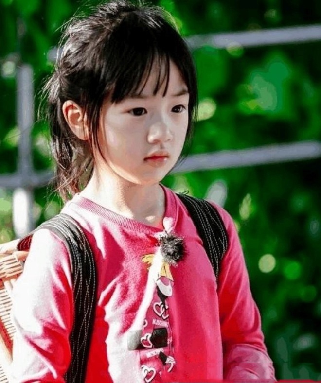 Con gái Ngô Tôn càng lớn càng xinh.