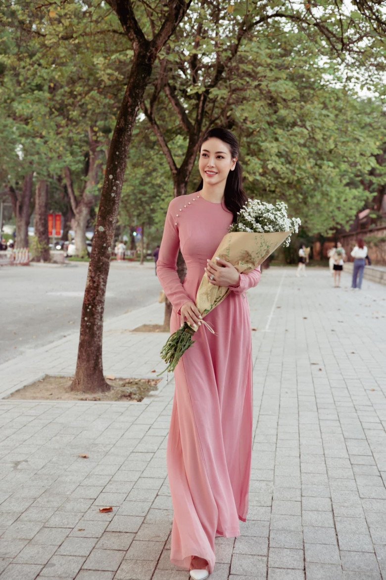 Hoa hậu Việt thuộc dòng dõi amp;#34;con vua cháu chúaamp;#34; cứ diện áo dài khoe sắc, chẳng ai nghĩ là phụ nữ 3 con - 9