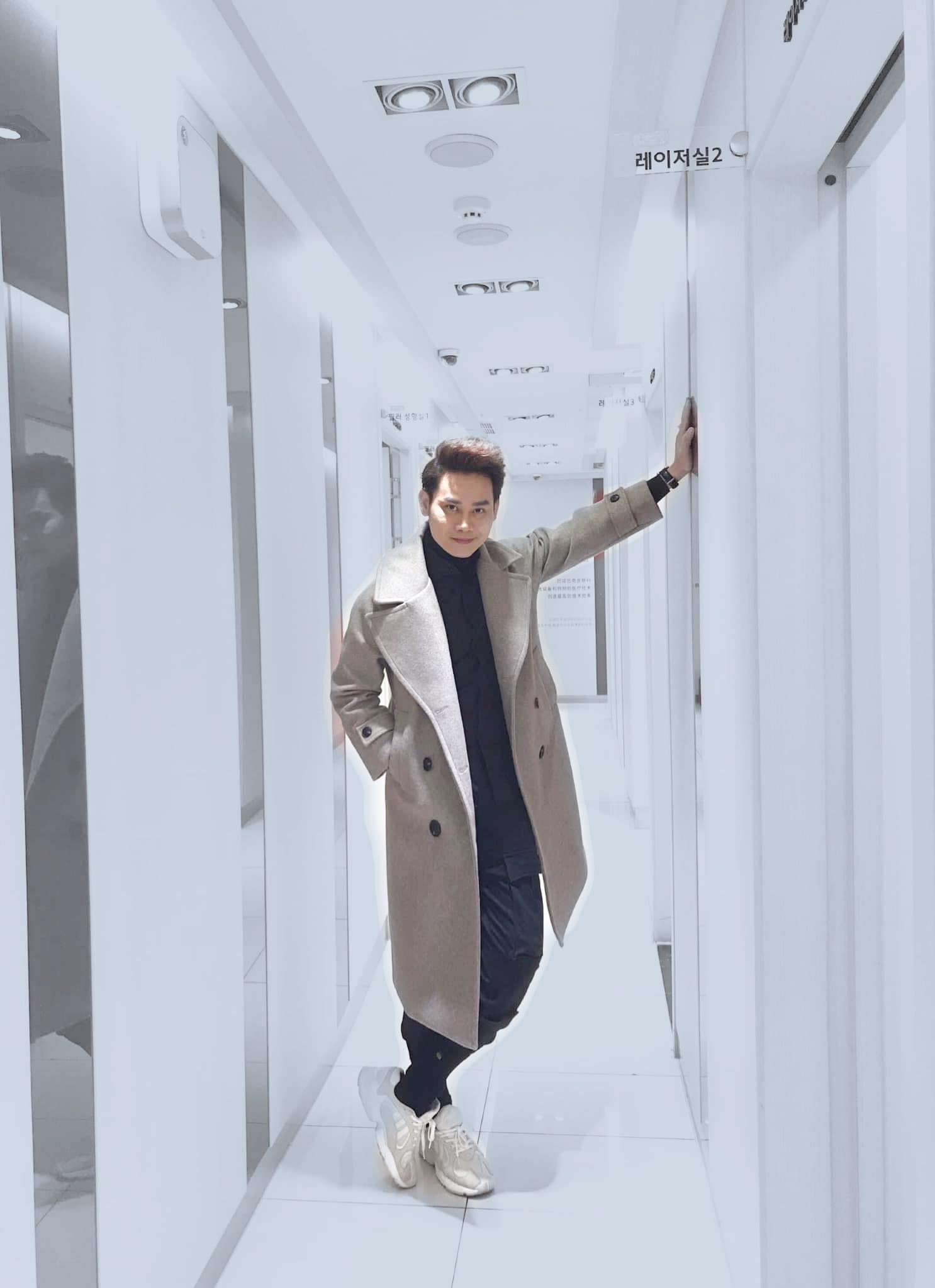 MC Hồng Phúc nhận là cậu bé U50.