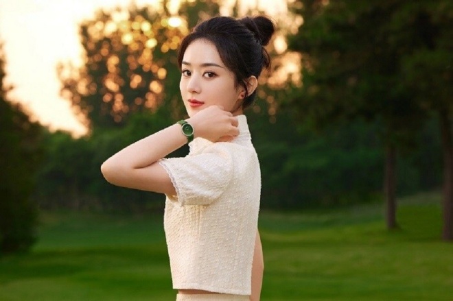 Triệu Lệ Dĩnh nhận được cuộc gọi vay tiền của Tạ Na nhưng cúp máy.