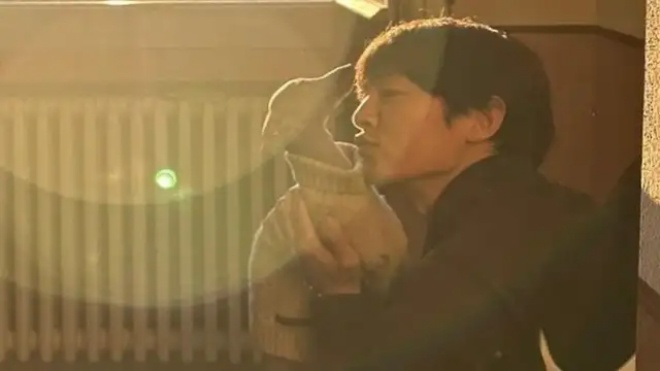 Ảnh mới của Song Joong Ki và chú cún cưng dưới ống kính của Katy.