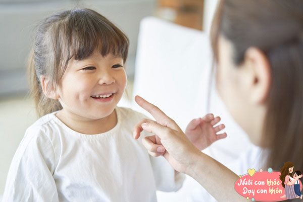 Từ 2 tuổi có khoảng 30% trẻ biết nói dối, đến 3 tuổi thì một nửa số trẻ sẽ biết nói dối.